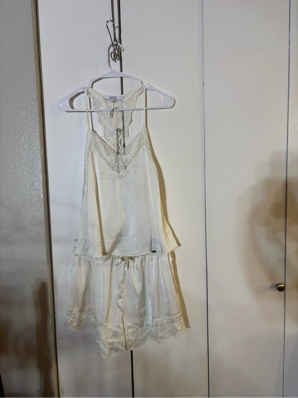 Badgley Mischka Cream Lace-Trim PJ Set